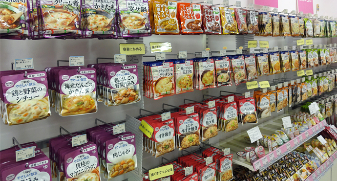 商品を「見て確かめる」納得感と、スタッフによる丁寧なサポート